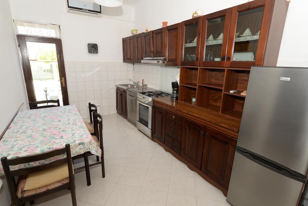 Apartment Ana Fažana Habitación foto